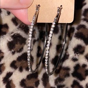 Last chance🦋Silver “diamond” hoops